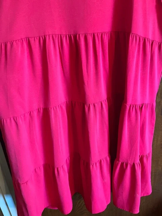 Women's Bright Pink Tiered Casual Dress with Flutter Sleeves - Picture 7 of 8